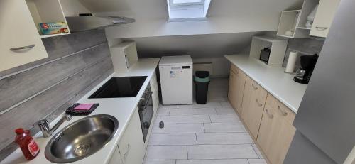 廚房, Stylisches 2 Zimmer Apartment, Nähe Stuttgart, Netflix, Waschtrockner & Self CheckIn (Stylisches 2 Zimmer Apartment, Nahe Stuttgart, Netflix, Waschtrockner & Self CheckIn) in 克爾嫩