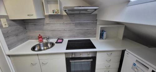 廚房, Stylisches 2 Zimmer Apartment, Nähe Stuttgart, Netflix, Waschtrockner & Self CheckIn (Stylisches 2 Zimmer Apartment, Nahe Stuttgart, Netflix, Waschtrockner & Self CheckIn) in 克爾嫩