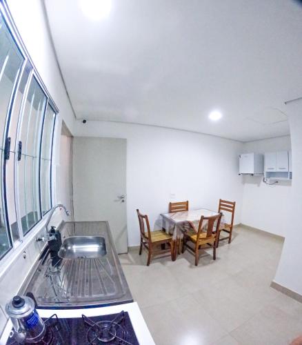 キッチン, Hospedagem Otto - Próx a ExpoSP (Hospedagem Otto Saude Complexo Anchieta Imgrantes Prox a ExpoSP Aeroporto Congonhas Cursino Zoosafar) in クルシーノ