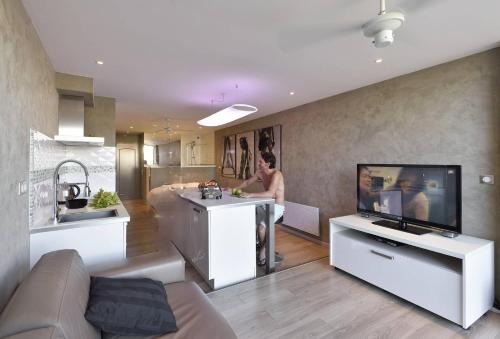 BEAULIEU - Studio Héliopolis E 79 BY AGN - Luxe - 4 personnes