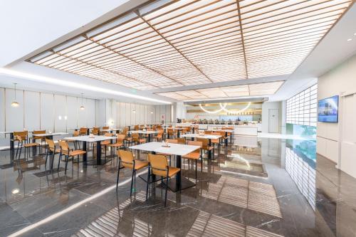 Ресторан, Atour Hotel Wuhan Hankou Railway Station South Square in Железнодорожная станция Ханькоу