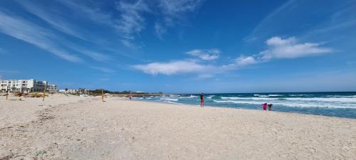 Très Agréable Appartement S plus 2, Résidence Aicha avec piscine (Tres Agreable Appartement S plus 2, Residence Aicha avec piscine) in Kelibia