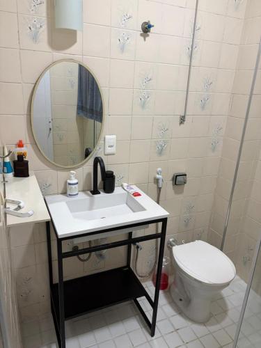 Apartamento Guarujá 50 metros da praia Astúrias (Apartamento Guaruja 50 metros da praia Asturias) in อัสตูเรียส