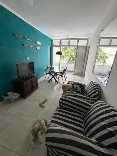 Apartamento Guarujá 50 metros da praia Astúrias (Apartamento Guaruja 50 metros da praia Asturias) in อัสตูเรียส