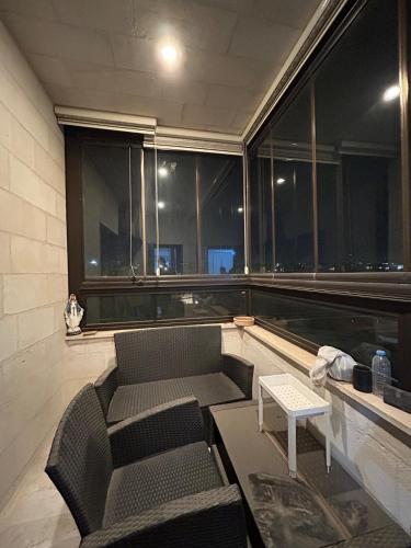 3BR Escape with Outdoor Scenic Views - image 8