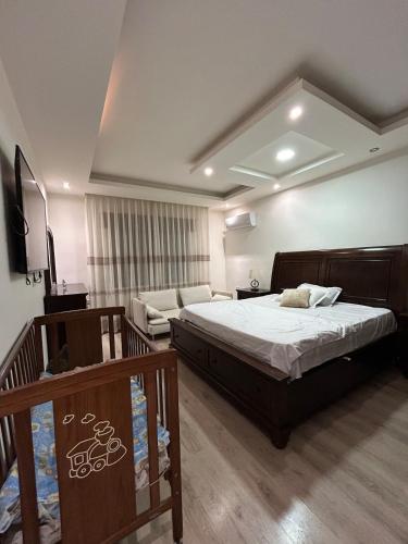 3BR Escape with Outdoor Scenic Views - image 11