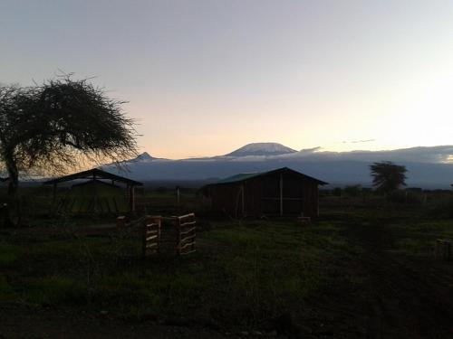 周邊環境, 韋弗肯尼亞旅館 (WE4Kenya Guesthouses) in 安博塞利