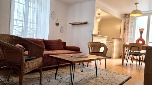 Le Saint Jacques - Downtown in Мелун