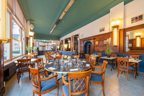 餐廳, Grand Hôtel de Valenciennes (Grand Hotel de Valenciennes) in 華朗舍尼