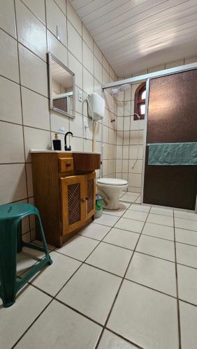 Badrum, Hostel Tubarão (Hostel Tubarao) in Bombinhas