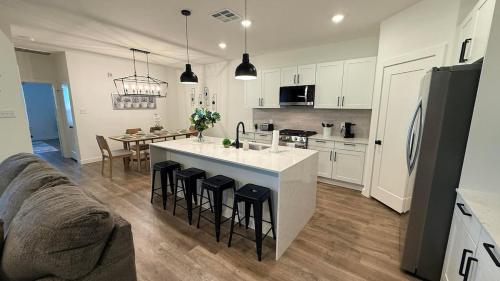virtuve, Lakeview 3BR-3BA Dayton Home in Deitona (TX)