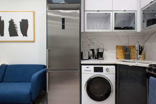 78-3C Newly renovated 1BR WD Walk 2 Central Park - main image
