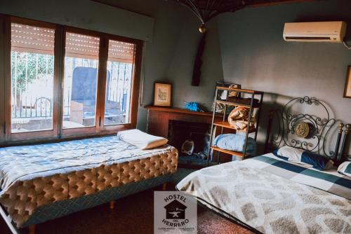 2 double beds, 1 twin bed