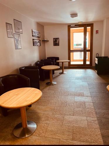 APPARTEMENT charme SPA & PARKING COUVERT Au pied des pistes Plagne 1800 in لا بلاجني