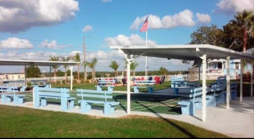 Starr Estates Marvel House Sunretreat Rv Park in Disney - Maingate West