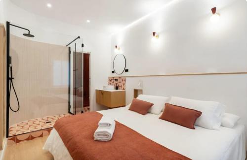 Chueca Fuencarral - 5 Bdrms 5 Baths 12 pax, Madrid (photo 7)