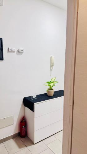 Private Room with Ensuite In Front of Saronno Station in Saronno