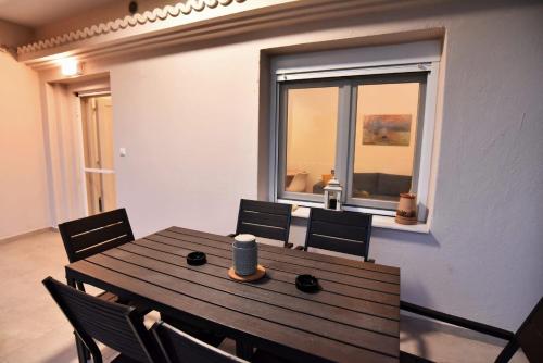 2 bedrooms, 4 beds