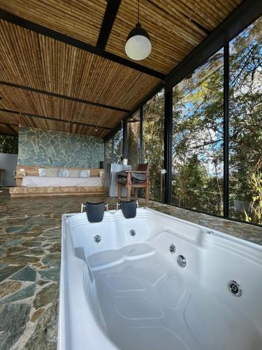 Facilities, GLAMPING ENTRE MONTES Y CAFETALES in Santuario
