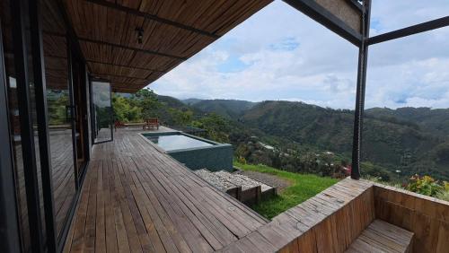 Swimming pool, GLAMPING ENTRE MONTES Y CAFETALES in Santuario