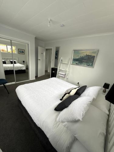 Inglewood shared Home BNB in Inglewood