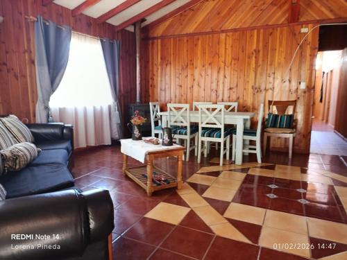 Large house in Cuyán (Large house in Cuyan) in San José de Mariquina