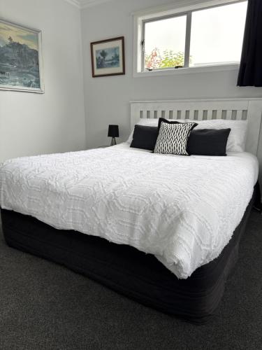 Guestroom, Inglewood shared Home BNB in Inglewood