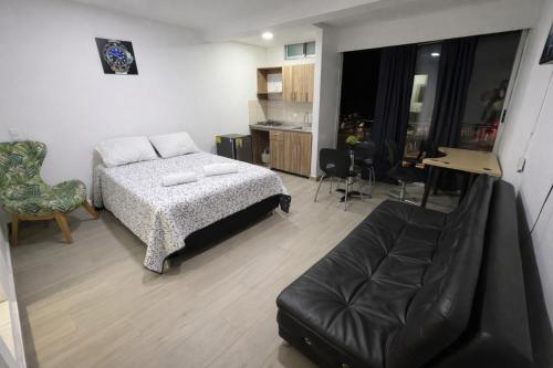 Loft con balcón y baño Laureles Belén TOP LOCATION