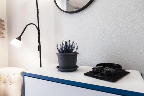 FREE Parking - Self Checkin - WIFI - Panoramique Terrasse - DUPLEX SAINT JEAN - SUPERBORDEAUX - image 4