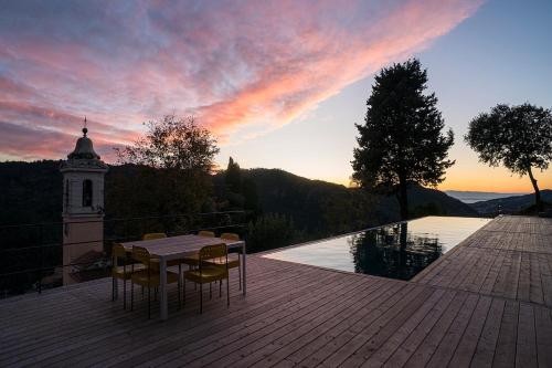 Casa Rufo Ligurian home with infinity pool in Castiglione Chiavarese