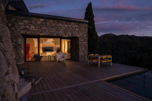 Casa Rufo Ligurian home with infinity pool in Castiglione Chiavarese