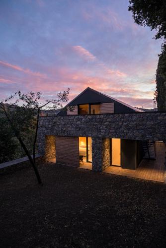 Casa Rufo Ligurian home with infinity pool in Castiglione Chiavarese