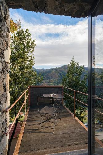 Casa Rufo Ligurian home with infinity pool in Castiglione Chiavarese
