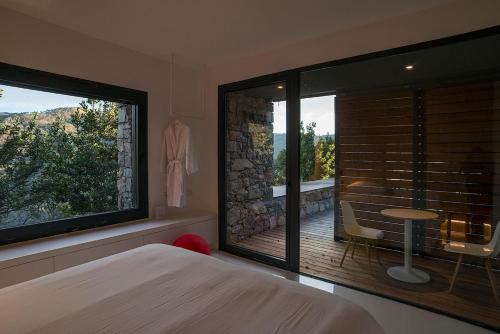 Casa Rufo Ligurian home with infinity pool in Castiglione Chiavarese