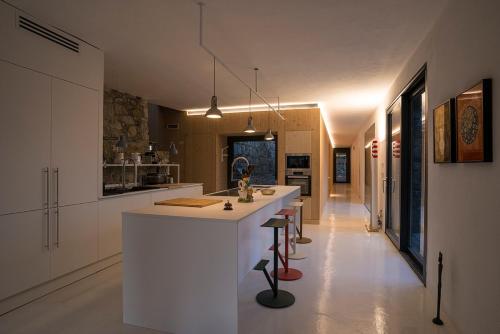 Casa Rufo Ligurian home with infinity pool in Castiglione Chiavarese