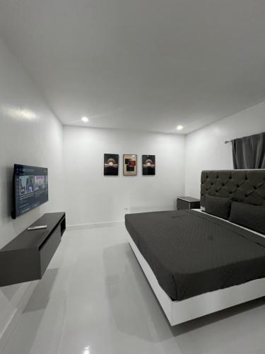 RHE Penthouse Richmond Three Bedroom in Priory