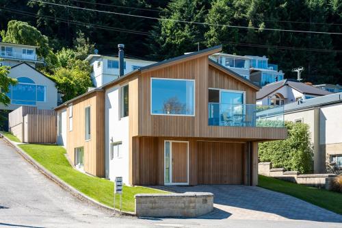 Ruru Retreat- Free Parking- Hot Tub- Walk To Town - image 9
