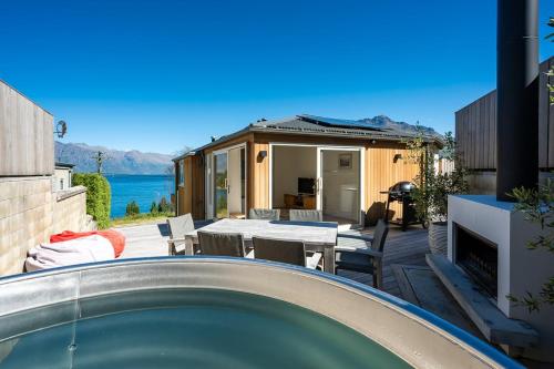 Ruru Retreat- Free Parking- Hot Tub- Walk To Town - Queenstown, New Zealand