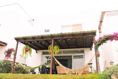 Increible casa de playa con vista al lago in Cerro Azul