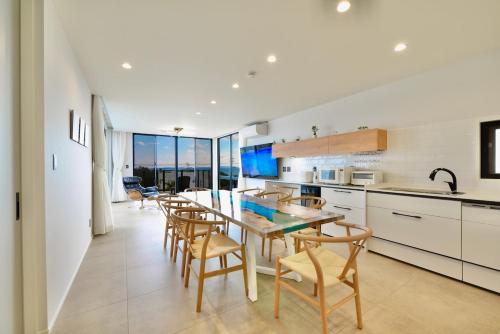 GinozaHillsOkinawaHirahira4 in Ginoza