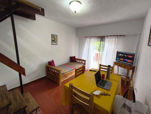 Depto Céntrico, 2 Ambientes, Cochera, Internet, 300 mts de playa