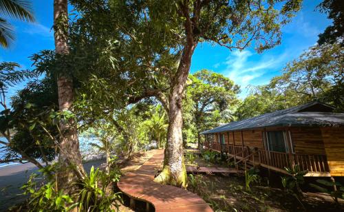 Black Sands Lodge