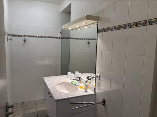 Appartement Central 4 Personnes - Parking Inclus - FR-1-738-54 - image 2