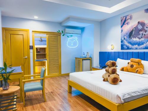 room detail thumbnail 2