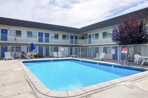 Motel 6-Laramie, WY - Hotel - Laramie