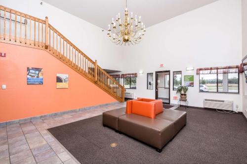 共用Lounge/電視區, Motel 6 Waterloo, IA in 愛荷華州滑鐵盧 (IA)