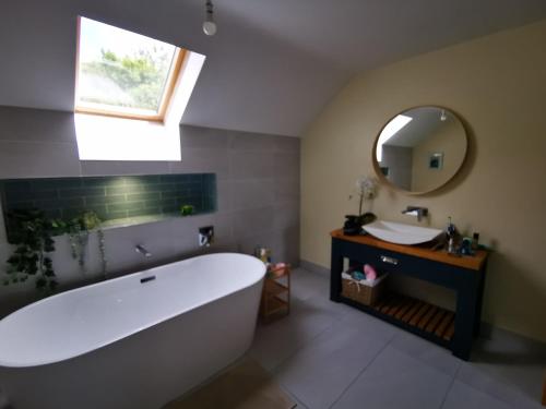 Vannas istaba, Spacious quiet 4 bedroom home with great views in Portsalon