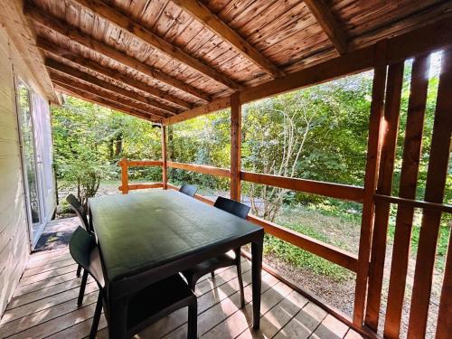Camping L'Amandier in Turriers
