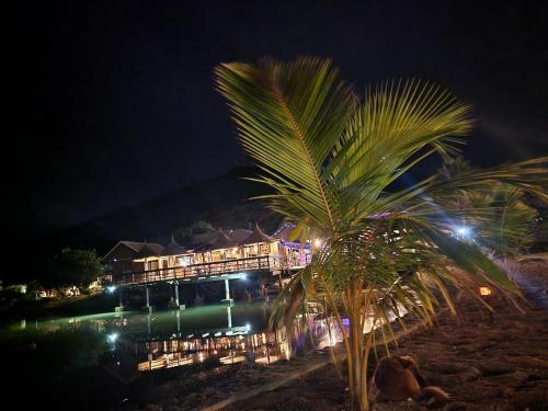 Golden Point Resort in Ракіракі