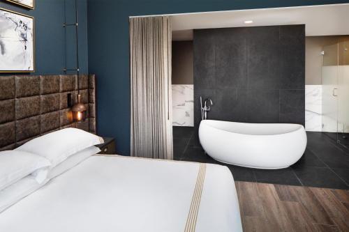 room detail thumbnail 0